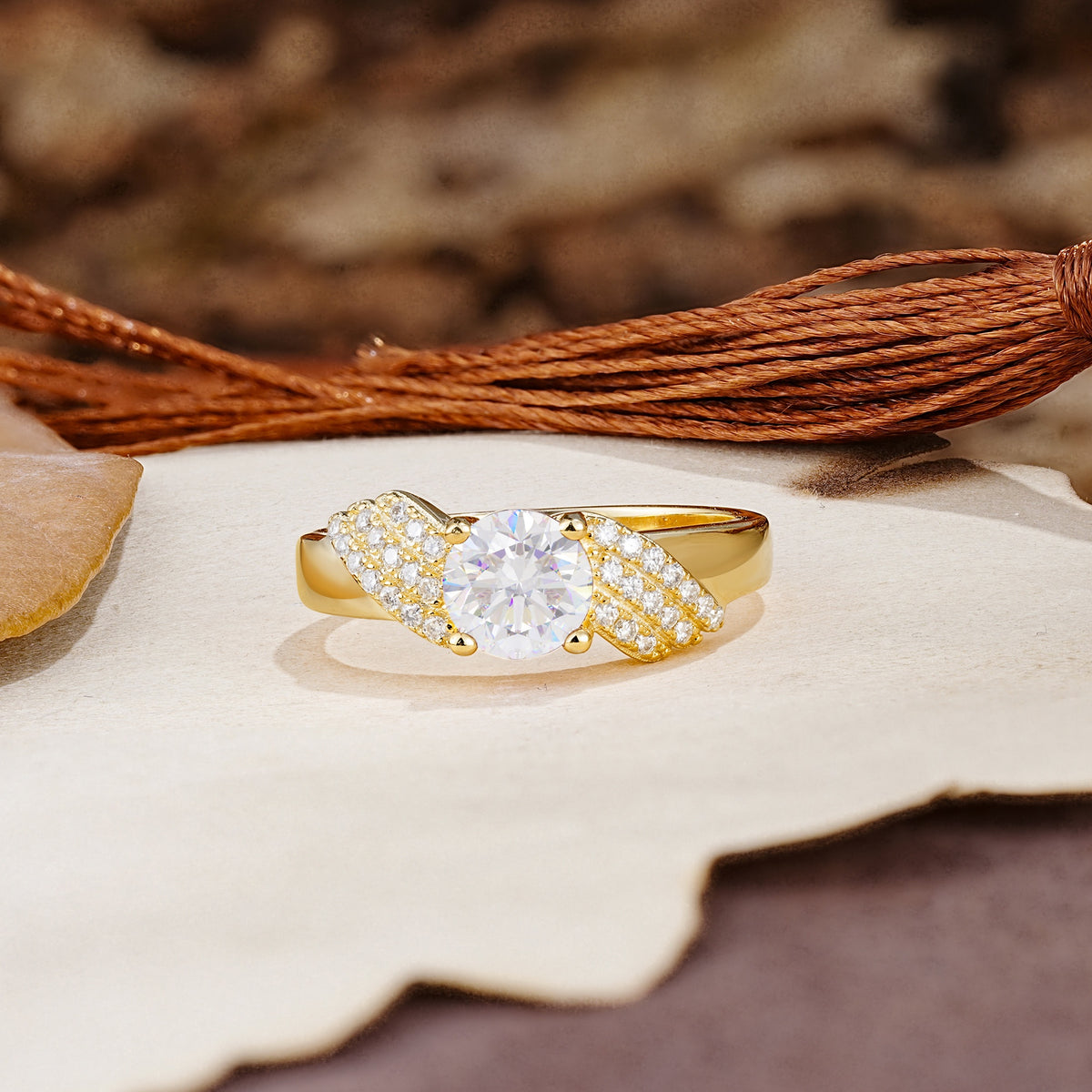 Unique Luxury 4-Prong Round Cut Moissanite Engagement Ring - Additional view