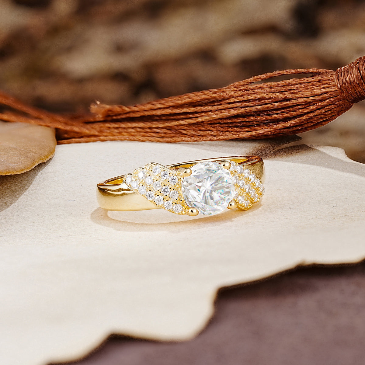 Unique Luxury 4-Prong Round Cut Moissanite Engagement Ring - Additional view