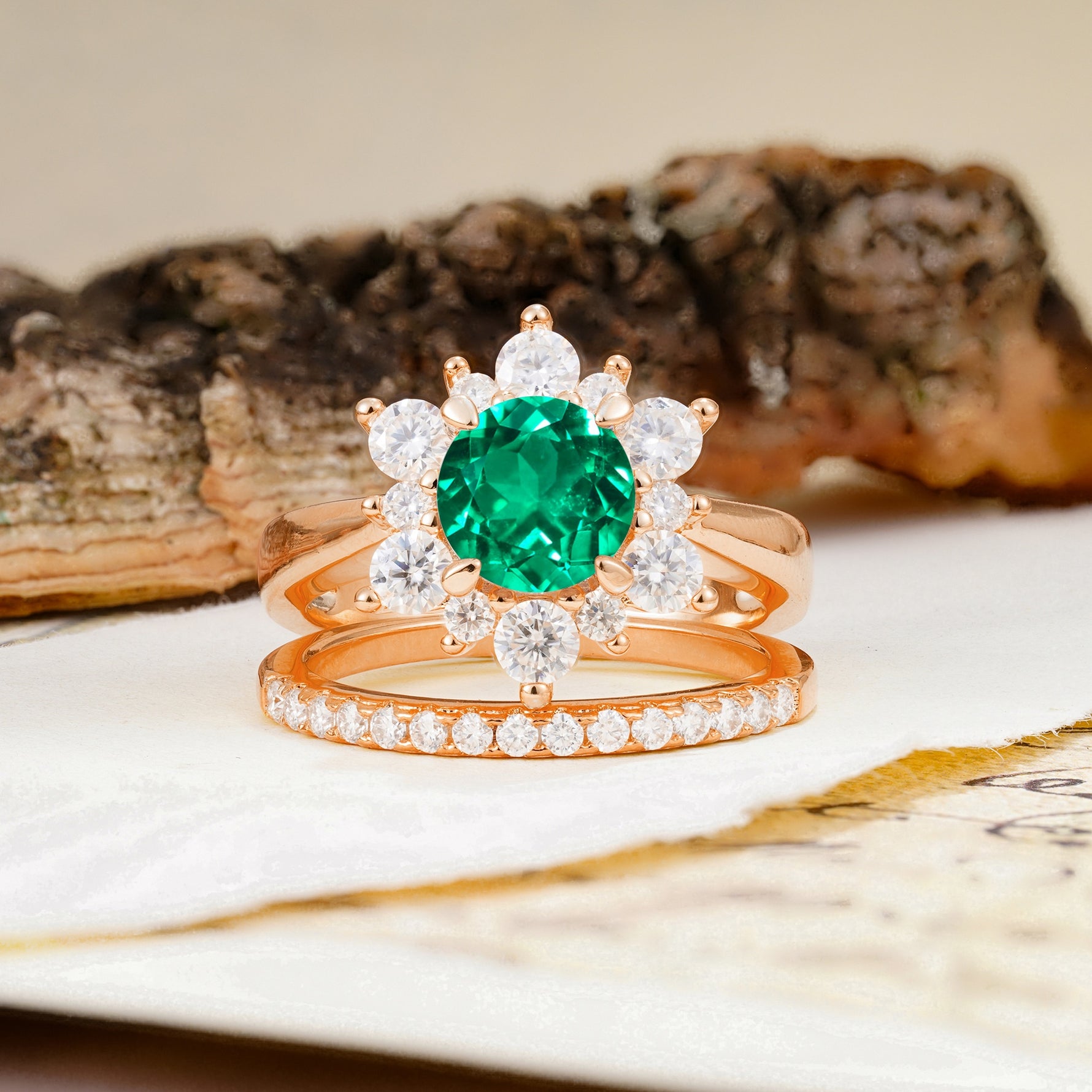 Natural Inspiration Flower Shape 4-Prong Round Cut Emerald Wedding Bride Ring Set - Additional view
