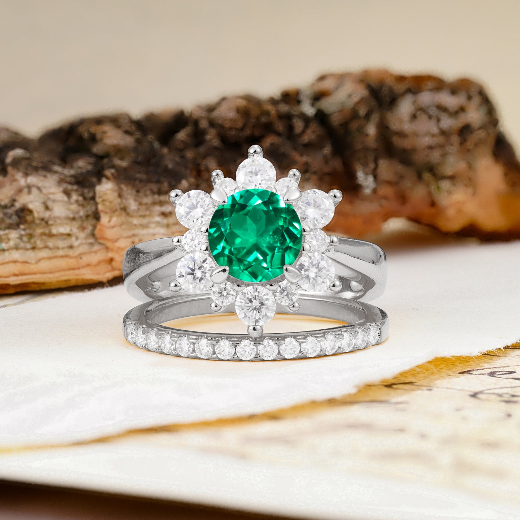 Natural Inspiration Flower Shape 4-Prong Round Cut Emerald Wedding Bride Ring Set - Additional view