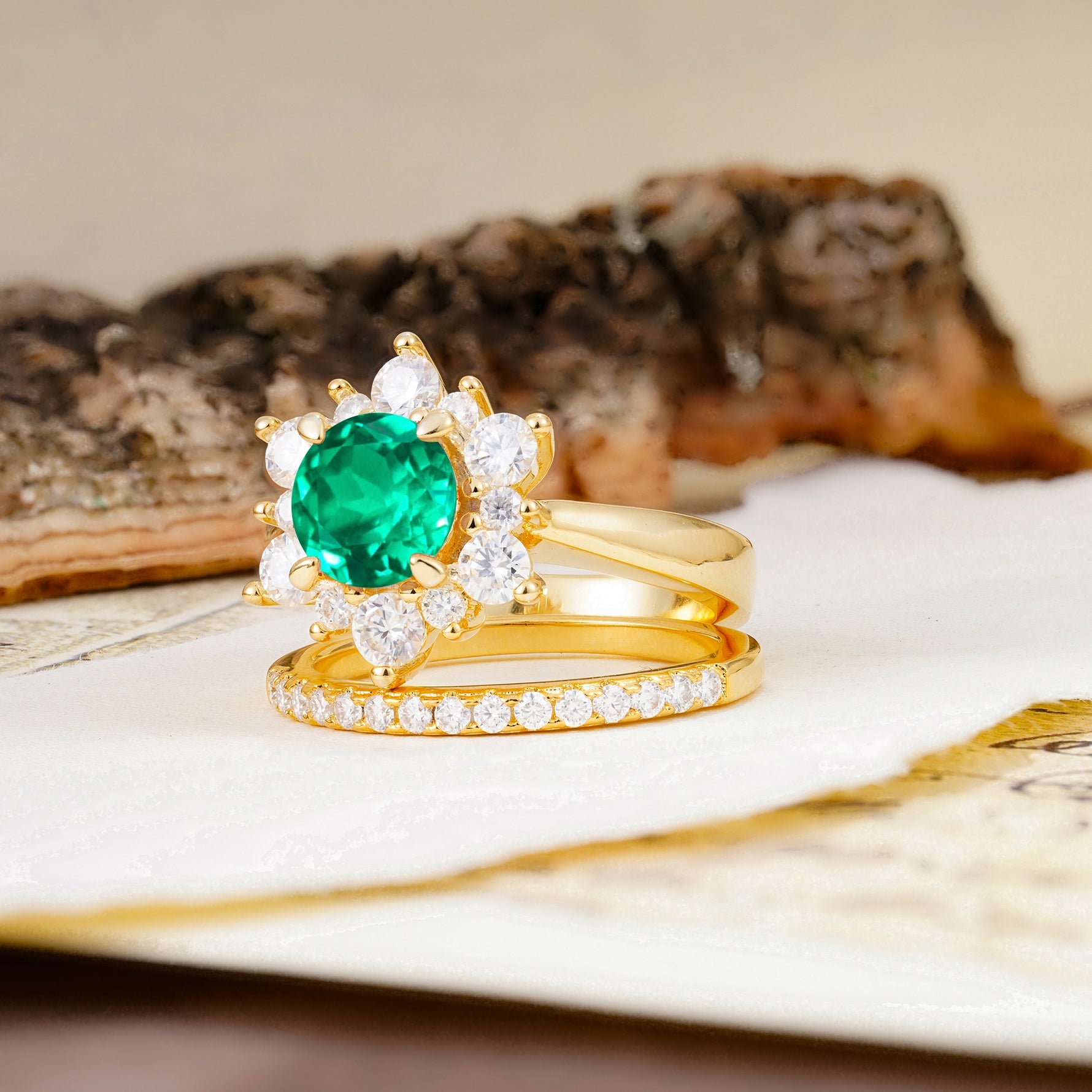 Natural Inspiration Flower Shape 4-Prong Round Cut Emerald Wedding Bride Ring Set - Additional view