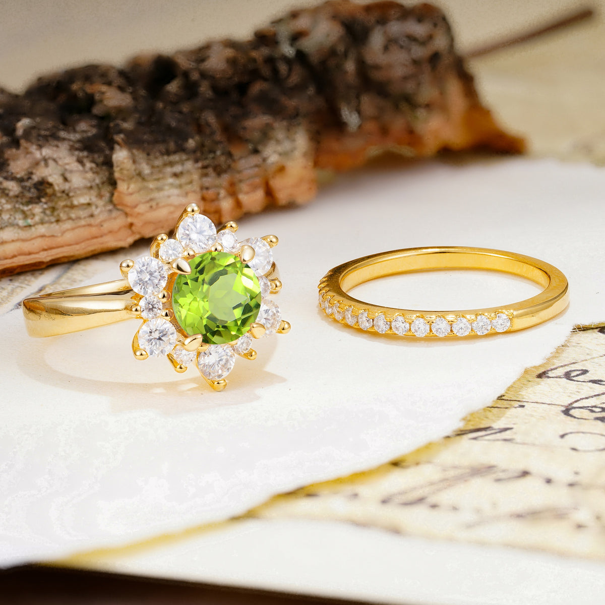 Natural Inspiration Flower Shape 4-Prong Round Cut Peridot Wedding Bride Ring Set - Additional view