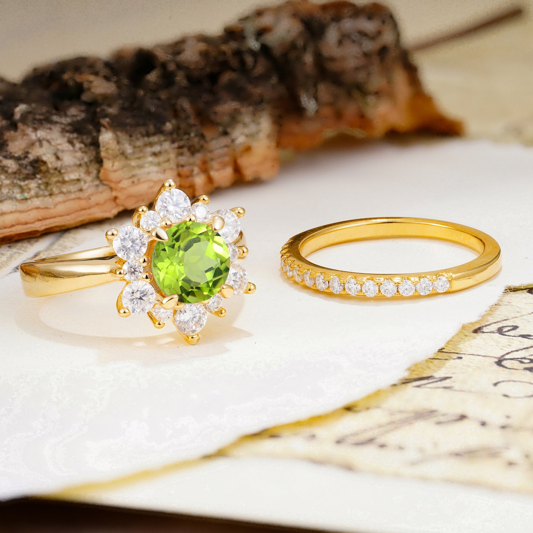 Natural Inspiration Flower Shape 4-Prong Round Cut Peridot Wedding Bride Ring Set - Additional view
