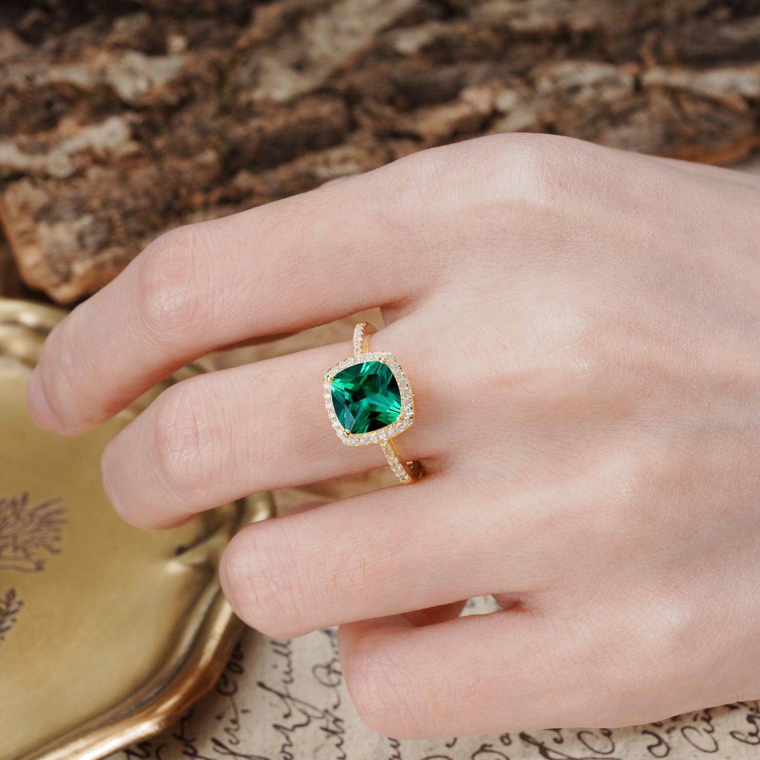 Classic Luxury 4-Prong Princess Cut Emerald Engagement Ring