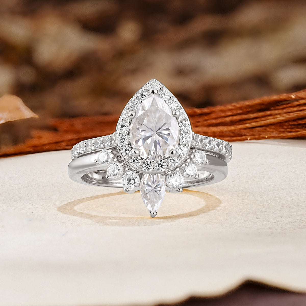 Classic Luxury Vintage 5-Prong Pear Cut Moissanite Wedding Bride Ring Set - Additional view