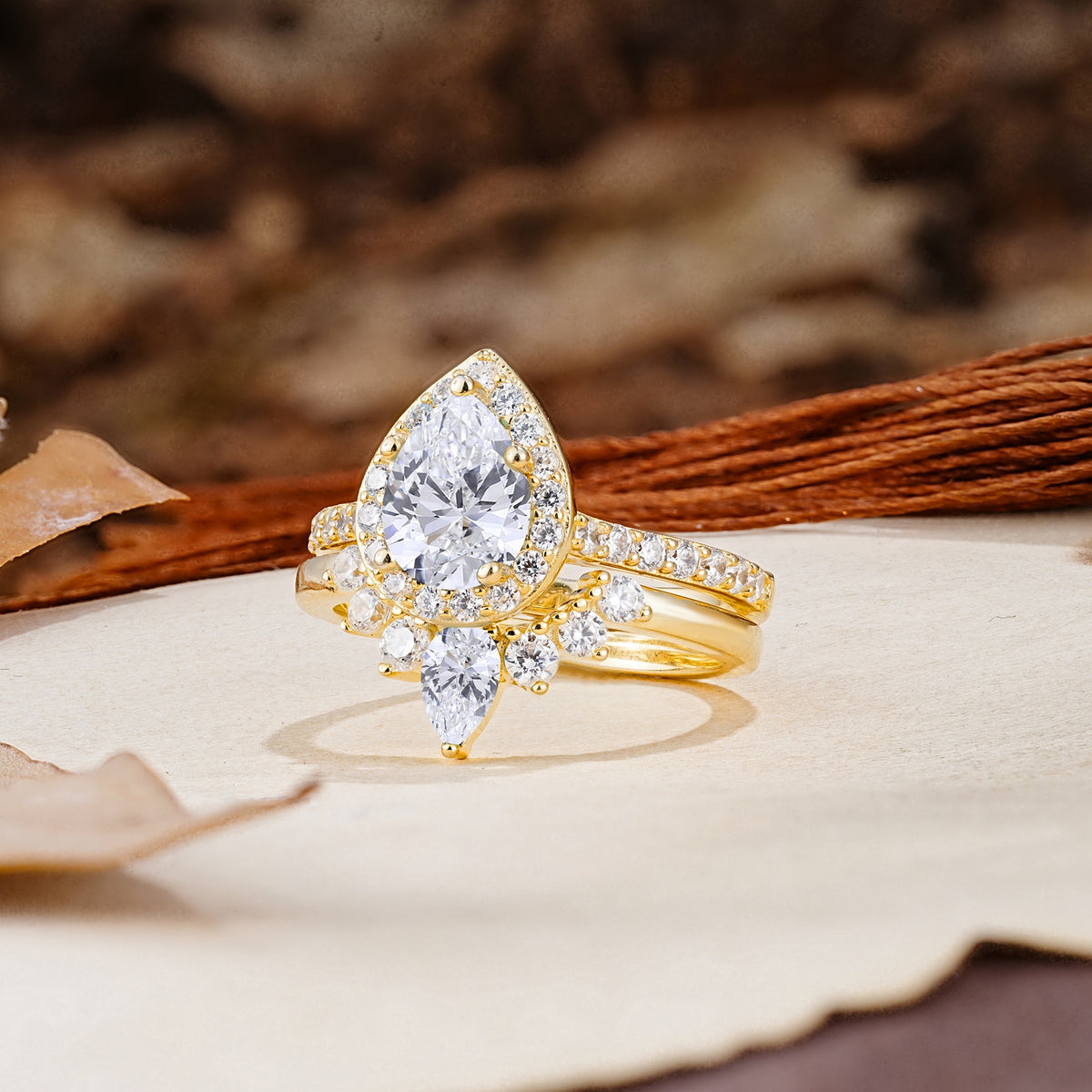 Classic Luxury Vintage 5-Prong Pear Cut Lab Diamond Wedding Bride Ring Set - Additional view