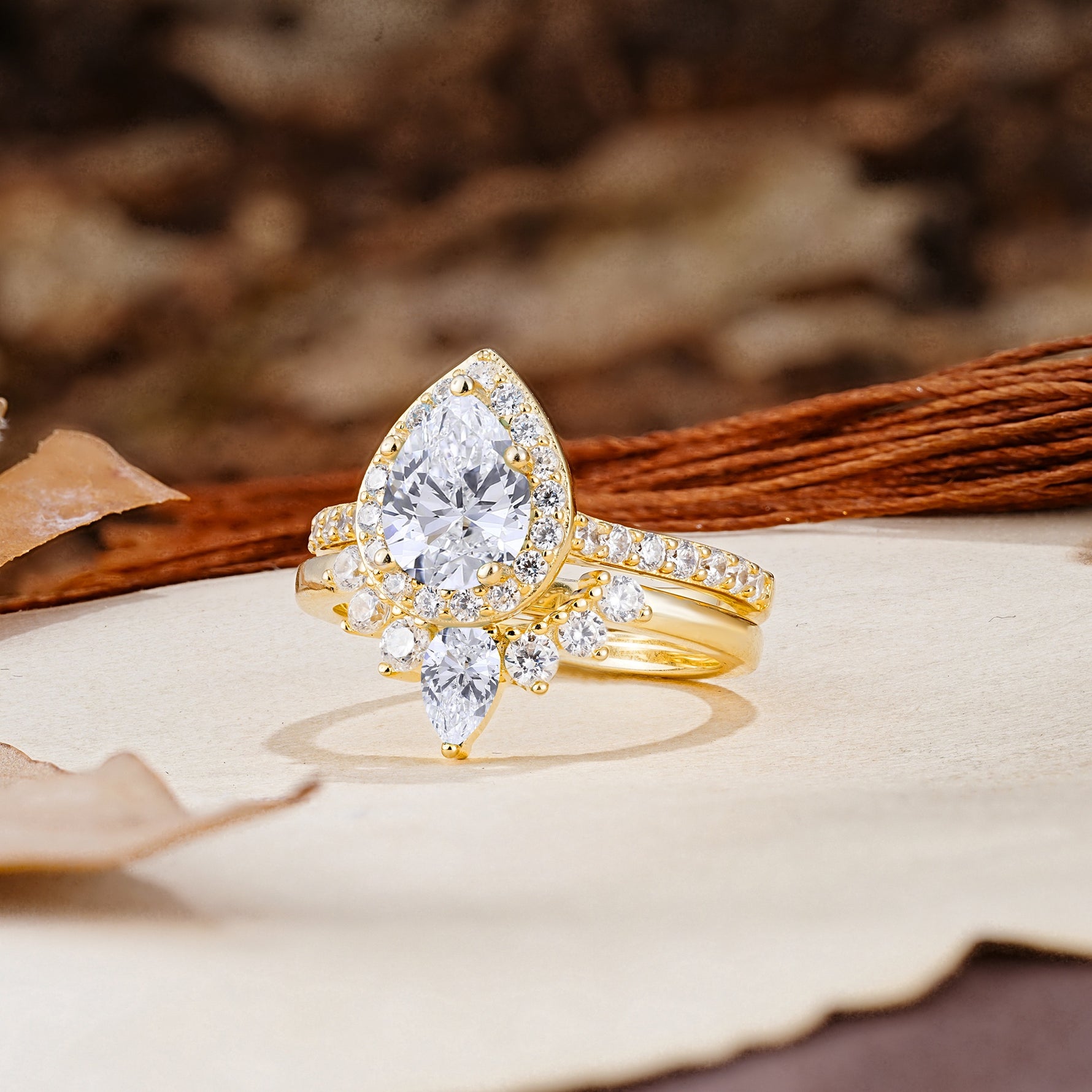 Classic Luxury Vintage 5-Prong Pear Cut Lab Diamond Wedding Bride Ring Set - Additional view
