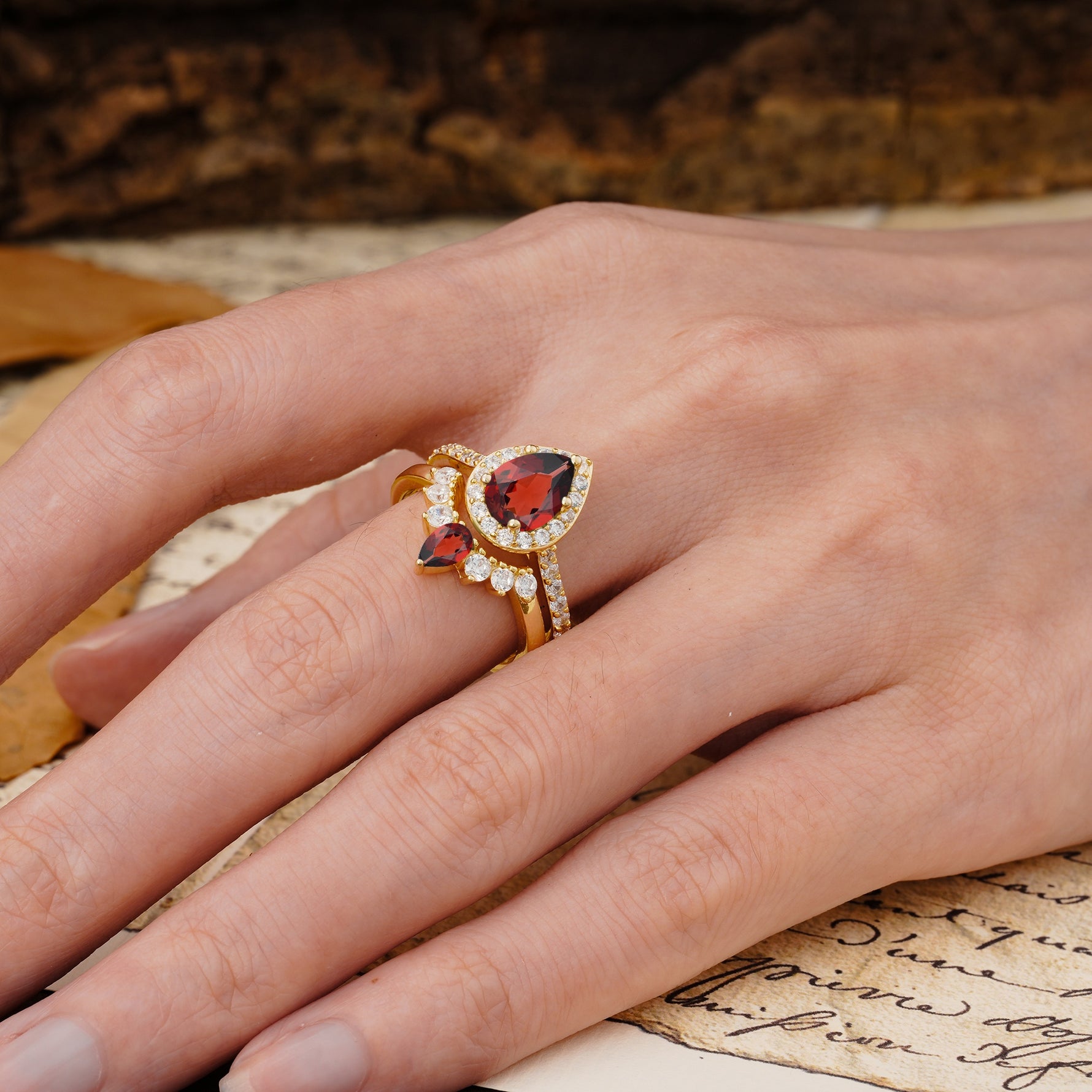 Classic Luxury Vintage 5-Prong Pear Cut Garnet Wedding Bride Ring Set - Additional view
