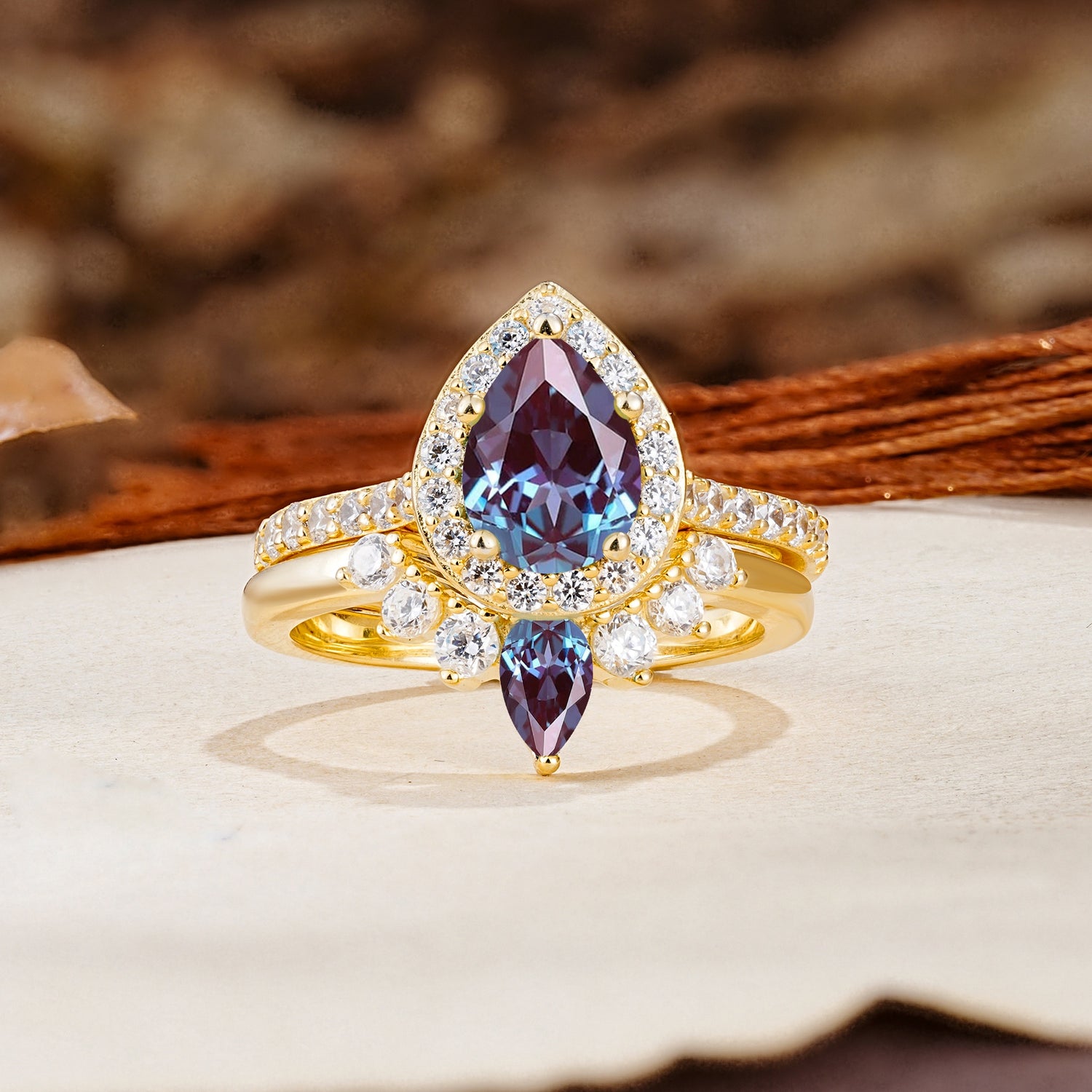 Classic Luxury Vintage 5-Prong Pear Cut Alexandrite Wedding Bride Ring Set - Additional view