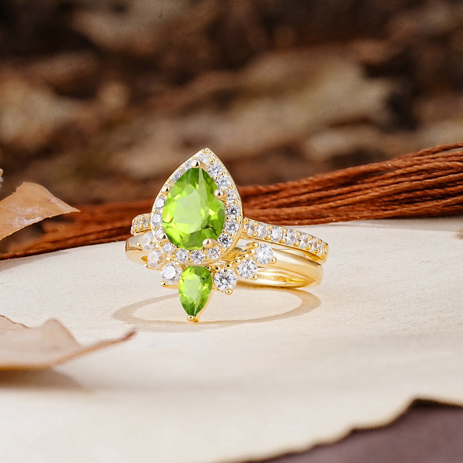 Classic Luxury Vintage 5-Prong Pear Cut Peridot Wedding Bride Ring Set - Additional view