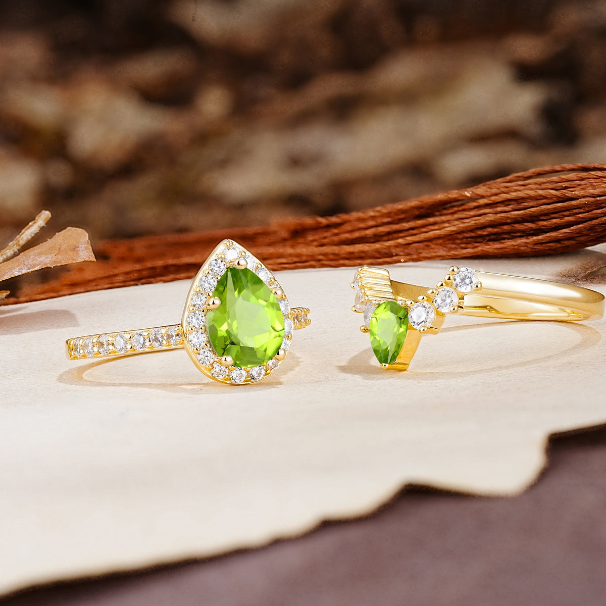 Classic Luxury Vintage 5-Prong Pear Cut Peridot Wedding Bride Ring Set - Additional view