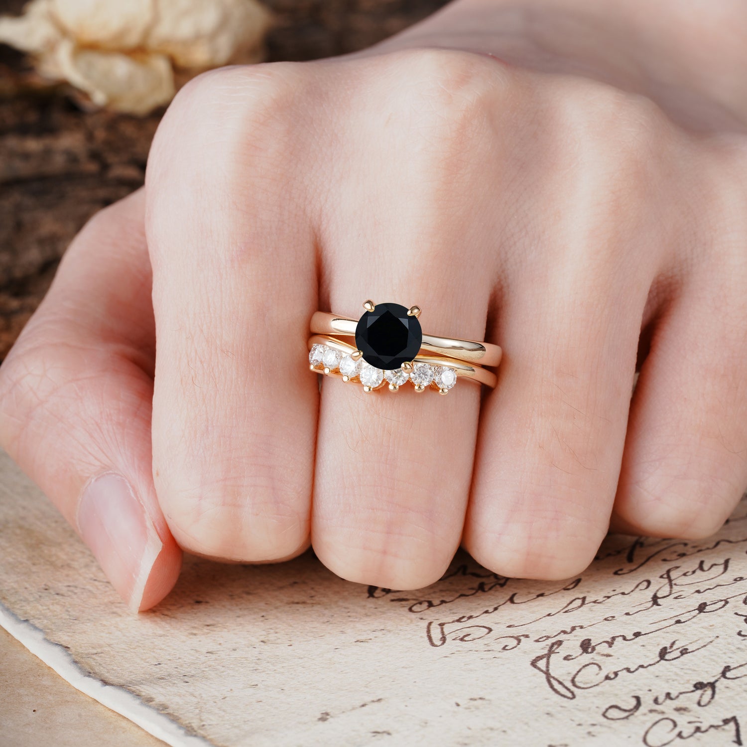 Classic Luxurious 4-Prong Round Cut Black Onyx Wedding Bride Ring Set