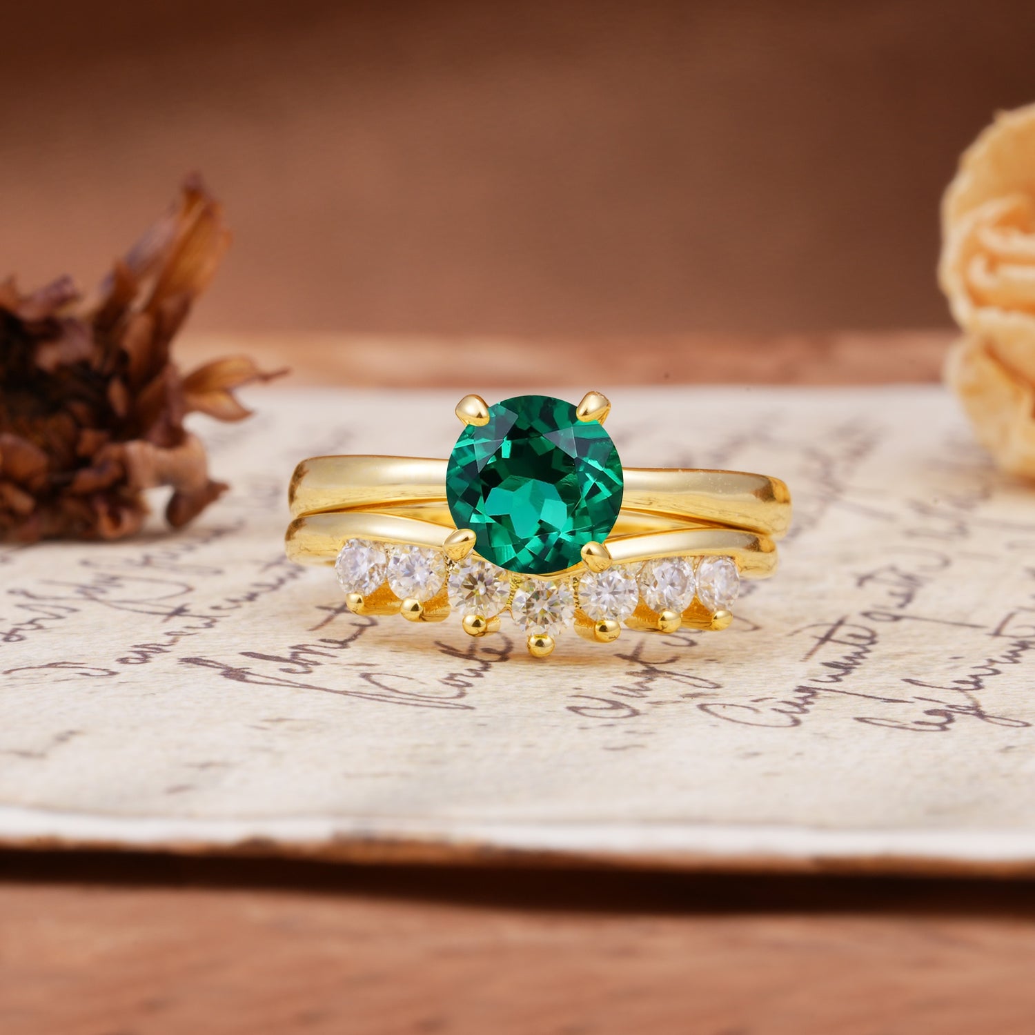 Classic Luxury Vintage 5-Prong Pear Cut Emerald Engagement Ring - Yellow-Gold