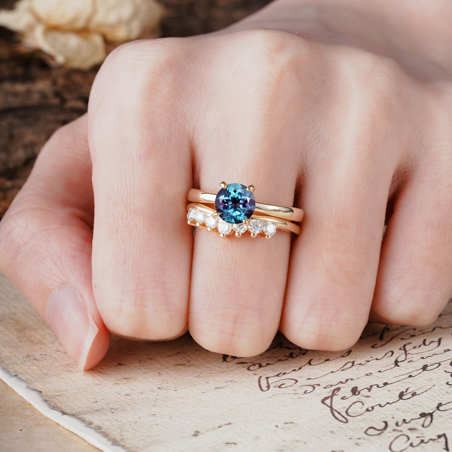 Classic Luxurious 4-Prong Round Cut Alexandrite Wedding Bride Ring Set