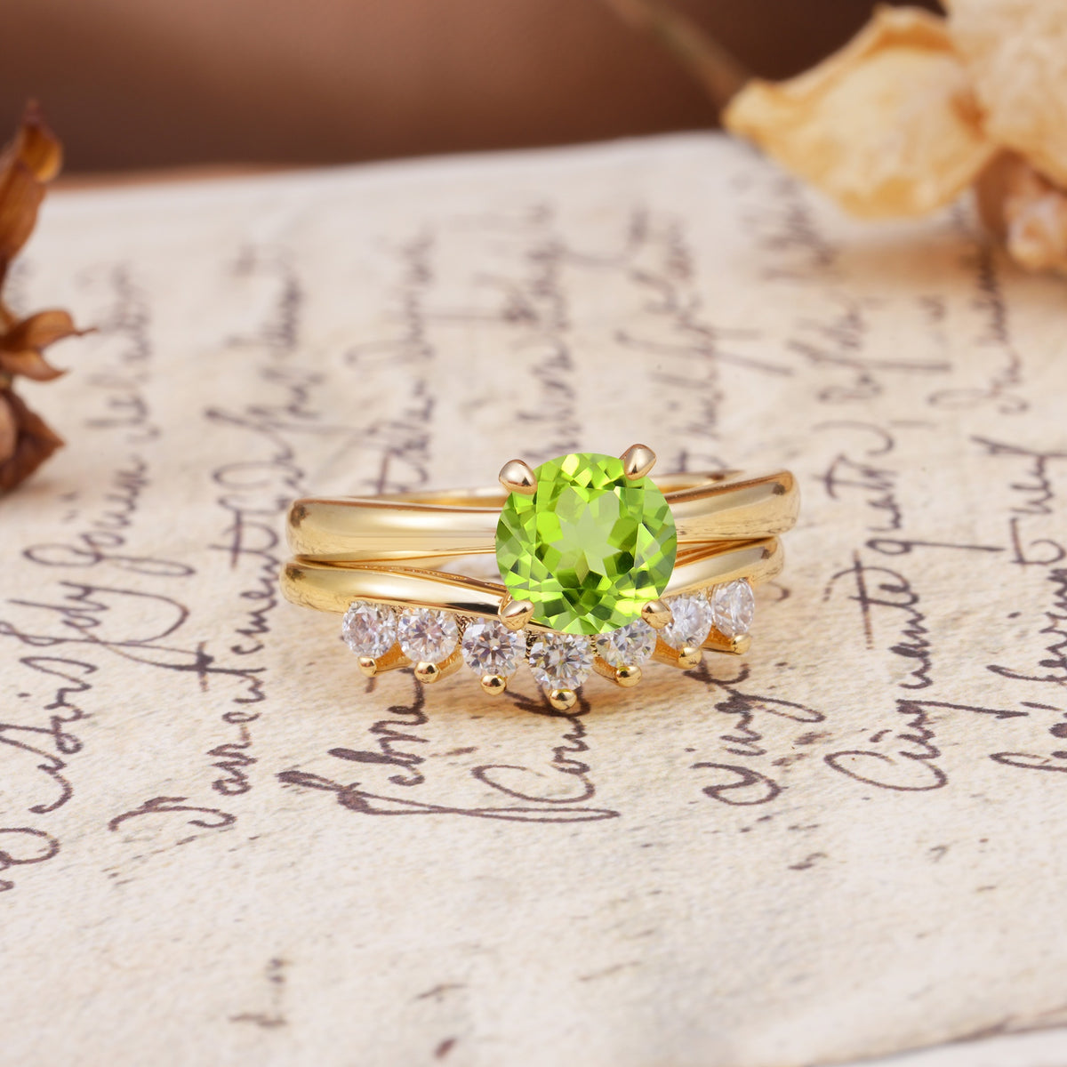 Classic Luxury Vintage 5-Prong Pear Cut Peridot Engagement Ring - White-Gold