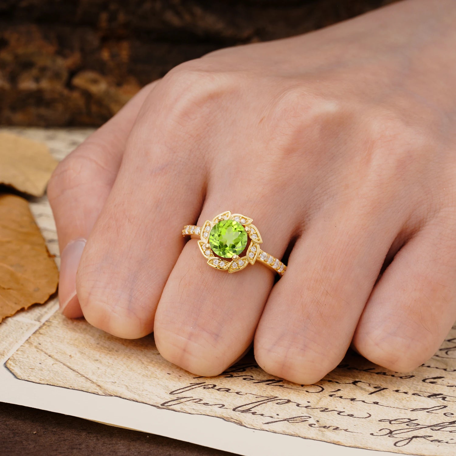 Nature-Inspired Classic 4-Prong Round-Cut Floral Design Peridot Engagement Ring