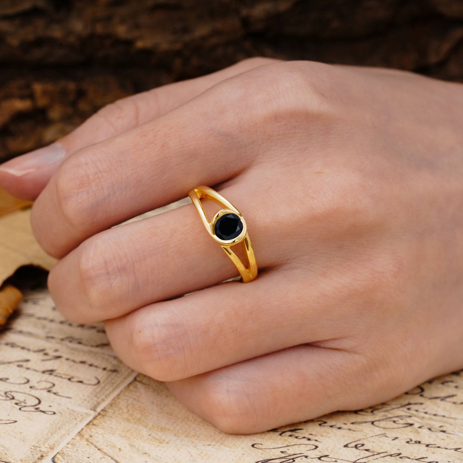 Unique Twisted-Wrap Round Cut Black Onyx Engagement Ring