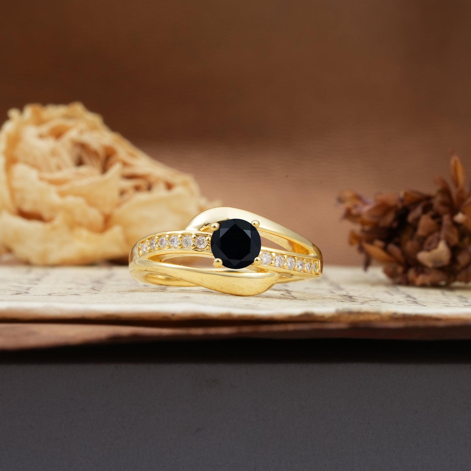 Unique Intertwined 4-Prong Round Cut Black Onyx Engagement Ring