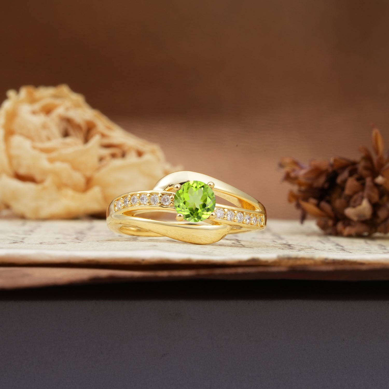 Unique Intertwined 4-Prong Round Cut Peridot Engagement Ring