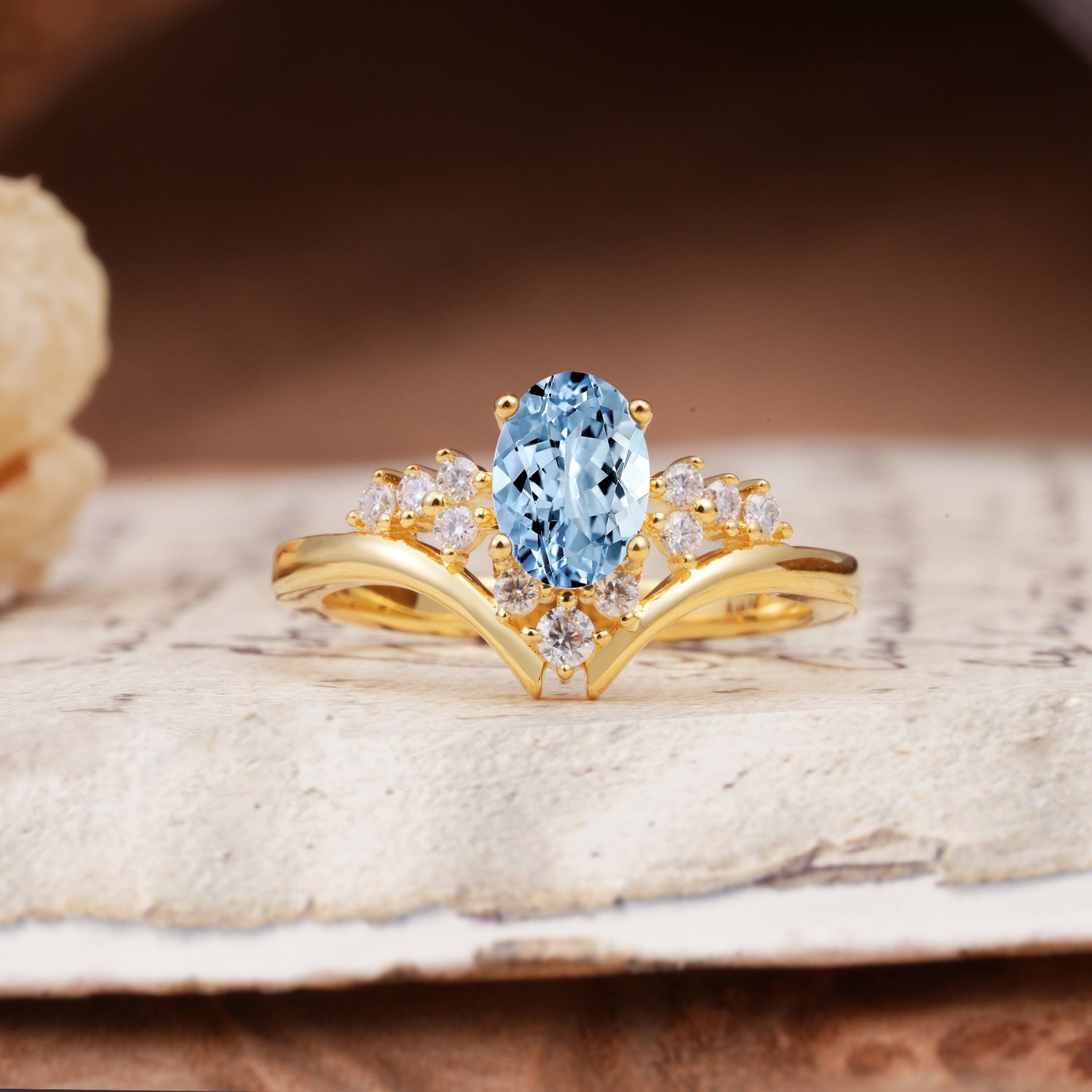 Classic Unique Luxury 4-Prong Oval Cut Aquamarine Engagement Ring
