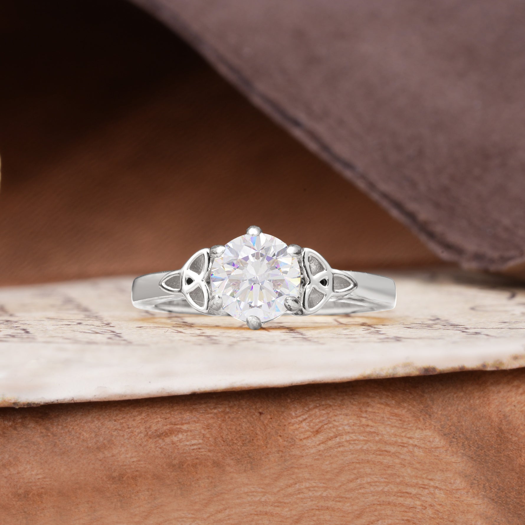 Unique Luxurious 4-Prong Oval Cut Moissanite Engagement Ring - Additional view