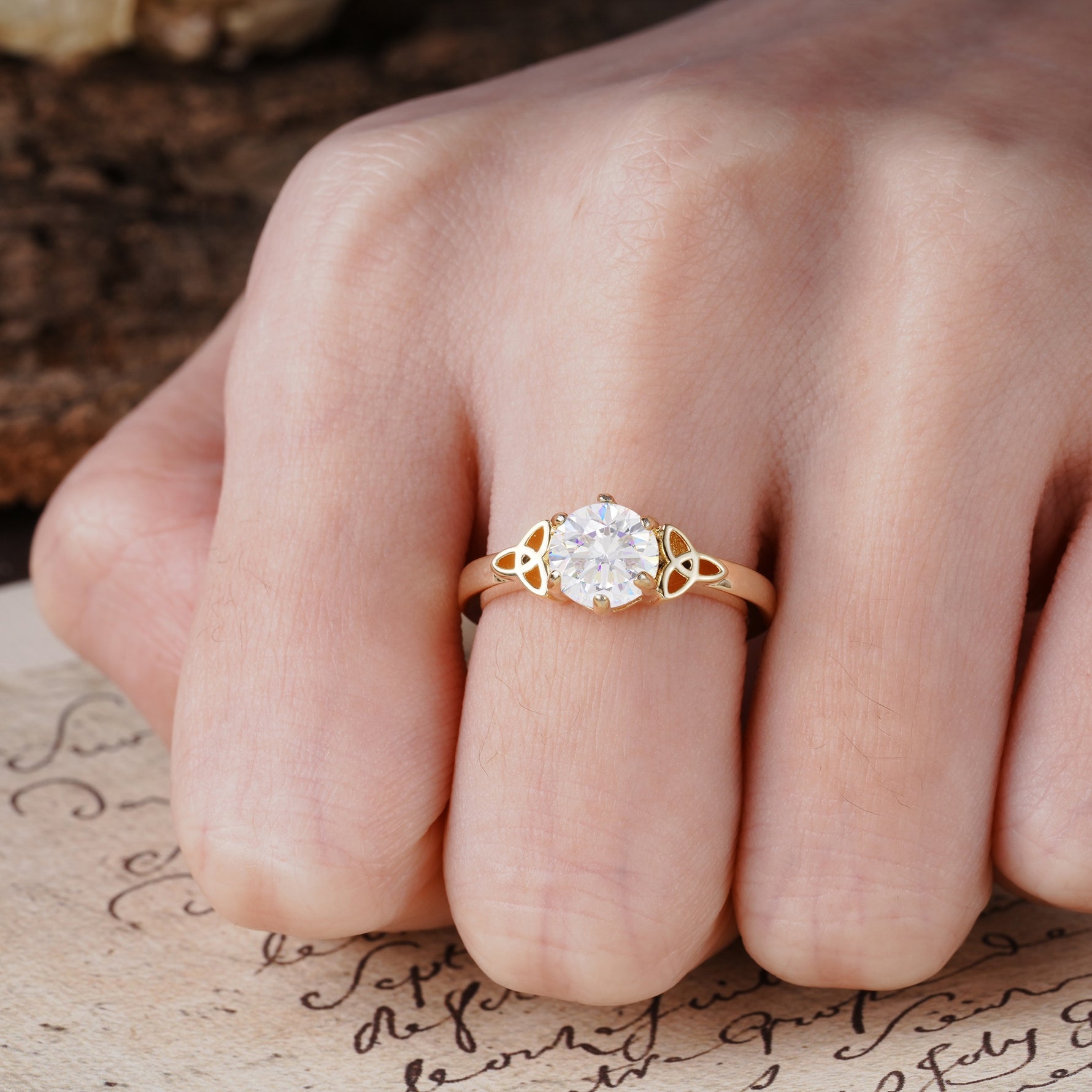 Unique Luxurious 4-Prong Oval Cut Moissanite Engagement Ring - Additional view