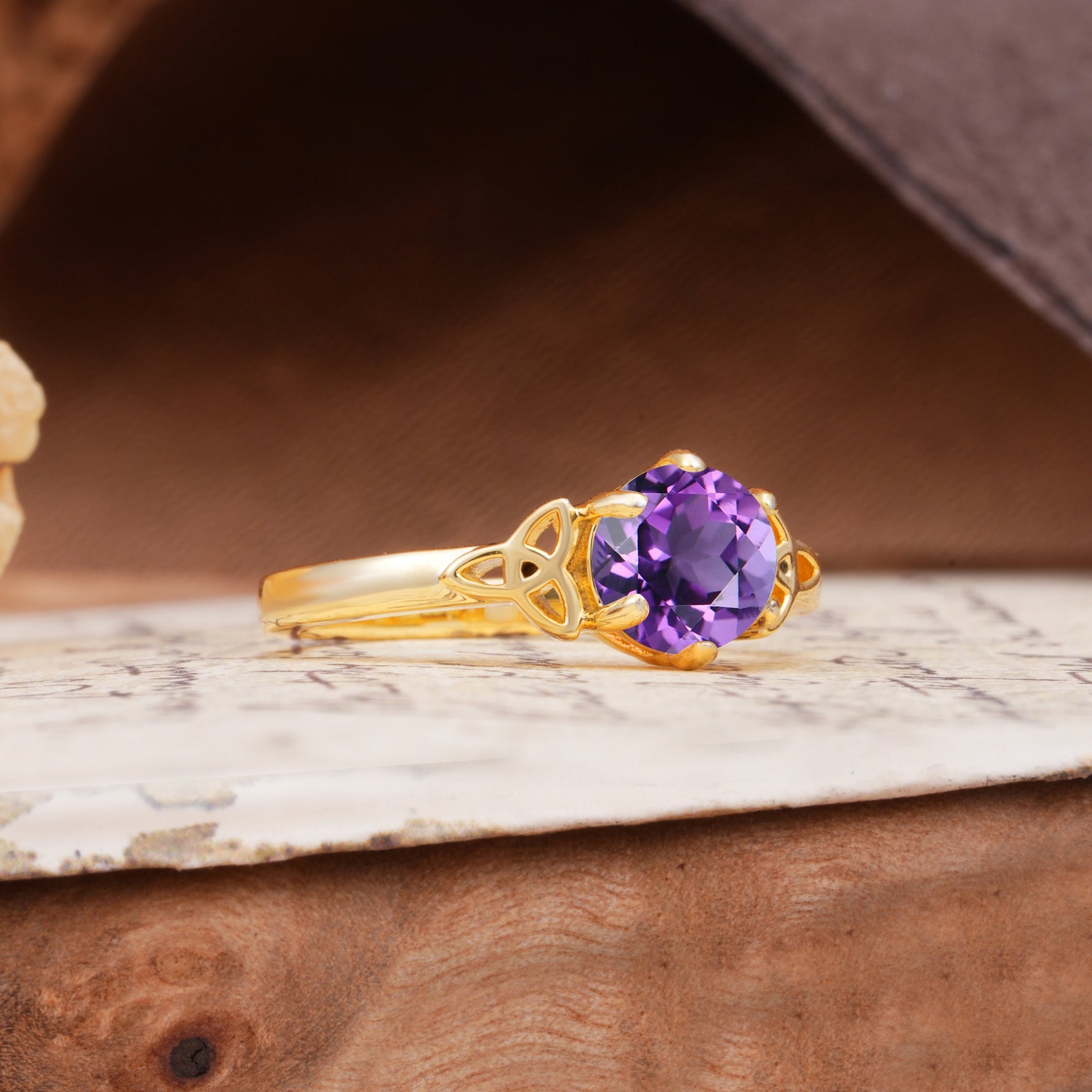 Unique Luxurious 4-Prong Oval Cut Amethyst Engagement Ring - Additional view