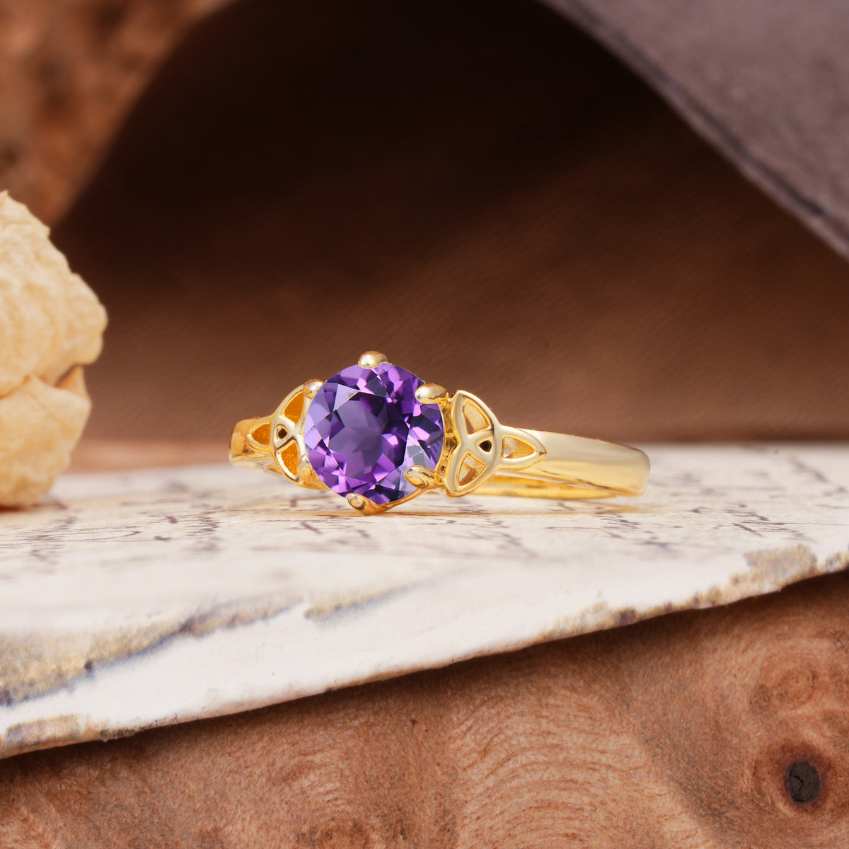 Unique Luxurious 4-Prong Oval Cut Amethyst Engagement Ring - Additional view