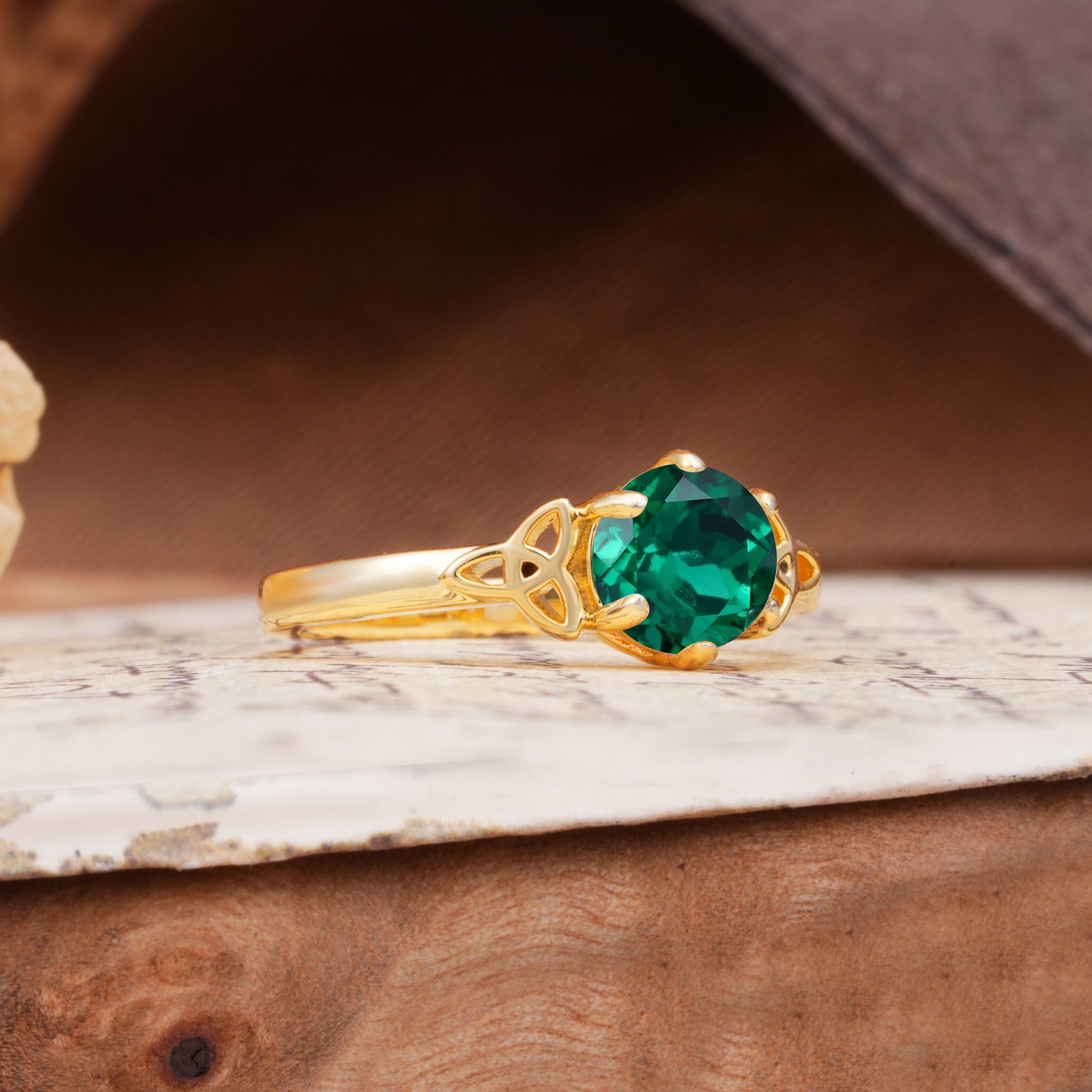 Unique Luxurious 4-Prong Oval Cut Emerald Engagement Ring - Additional view