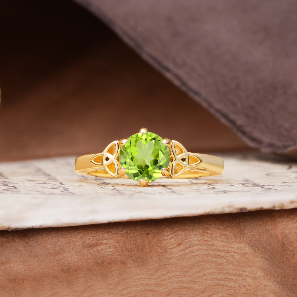 Unique Luxurious 4-Prong Oval Cut Peridot Engagement Ring - Additional view