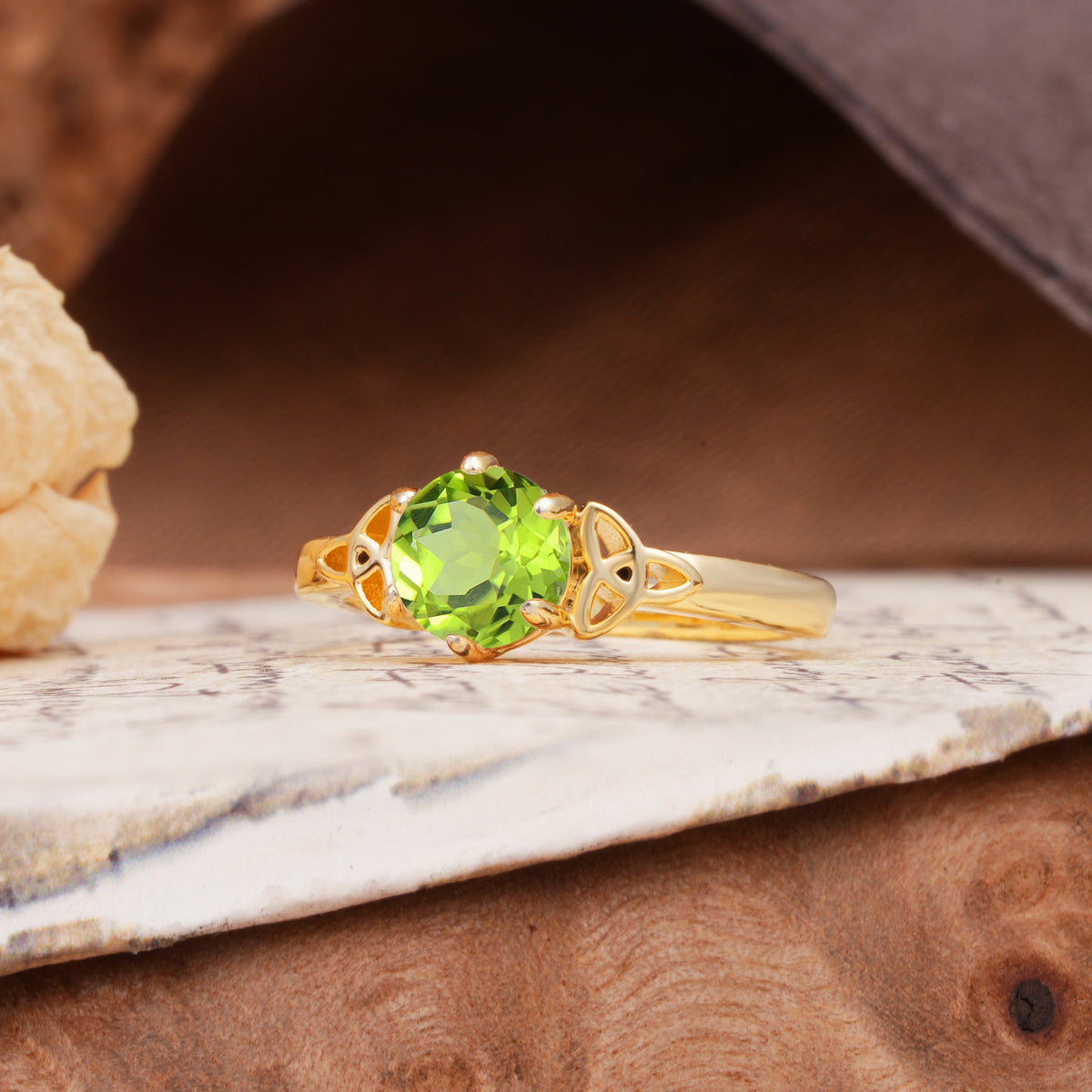 Unique Luxurious 4-Prong Oval Cut Peridot Engagement Ring - Additional view