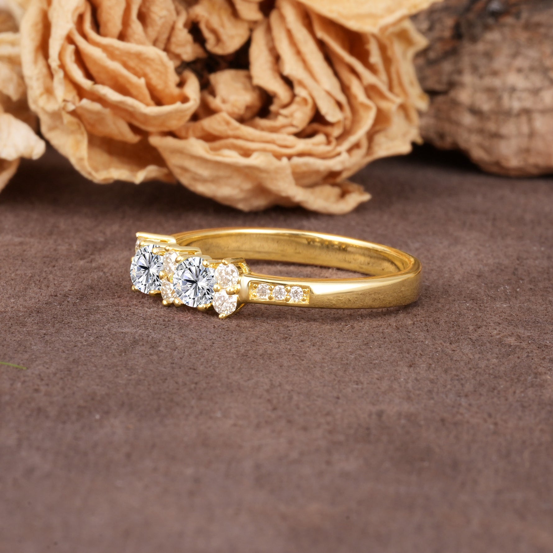 Unique and Luxurious 4-Prong Round Cut Lab Diamond Wedding Ring - Additional view