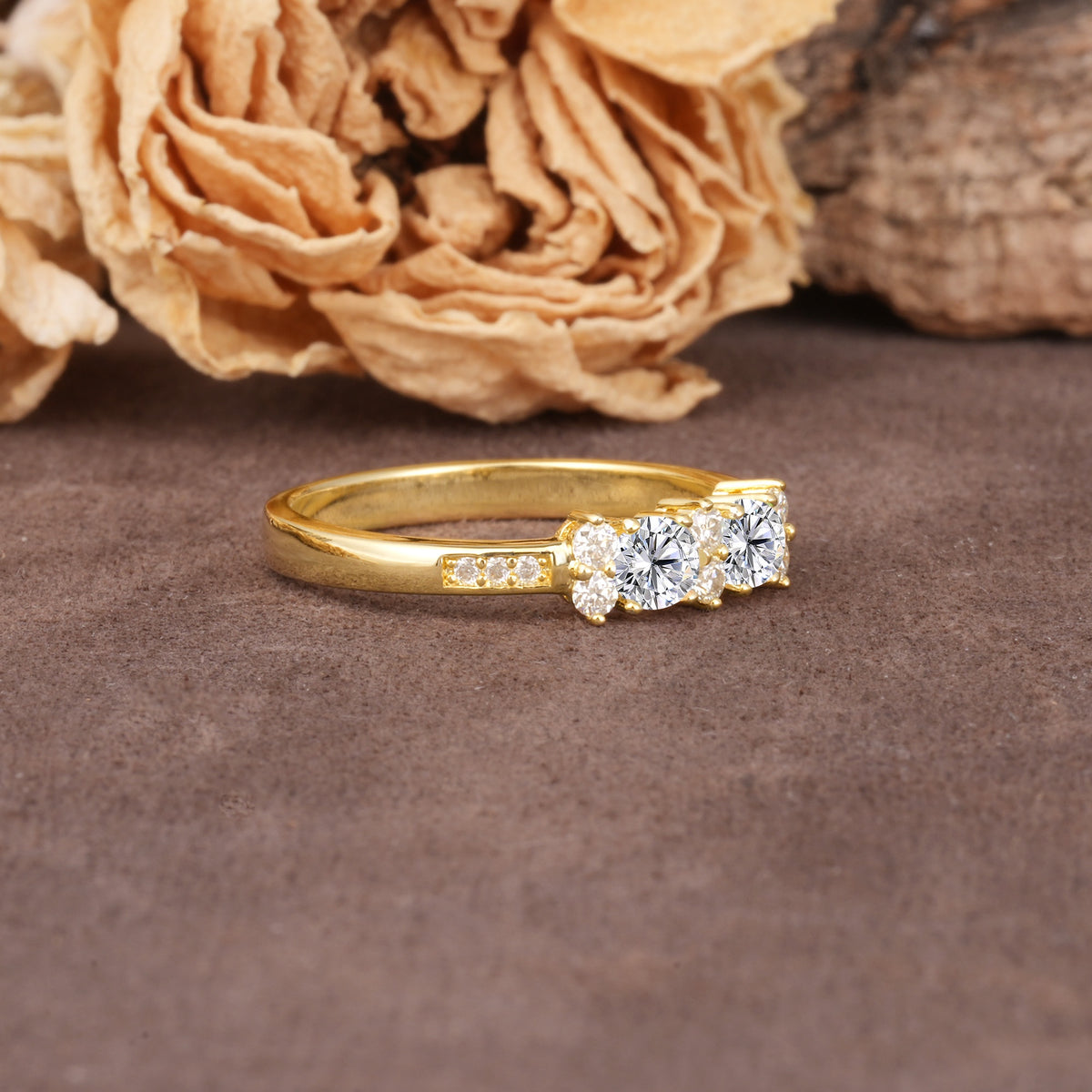 Unique and Luxurious 4-Prong Round Cut Lab Diamond Wedding Ring - Additional view