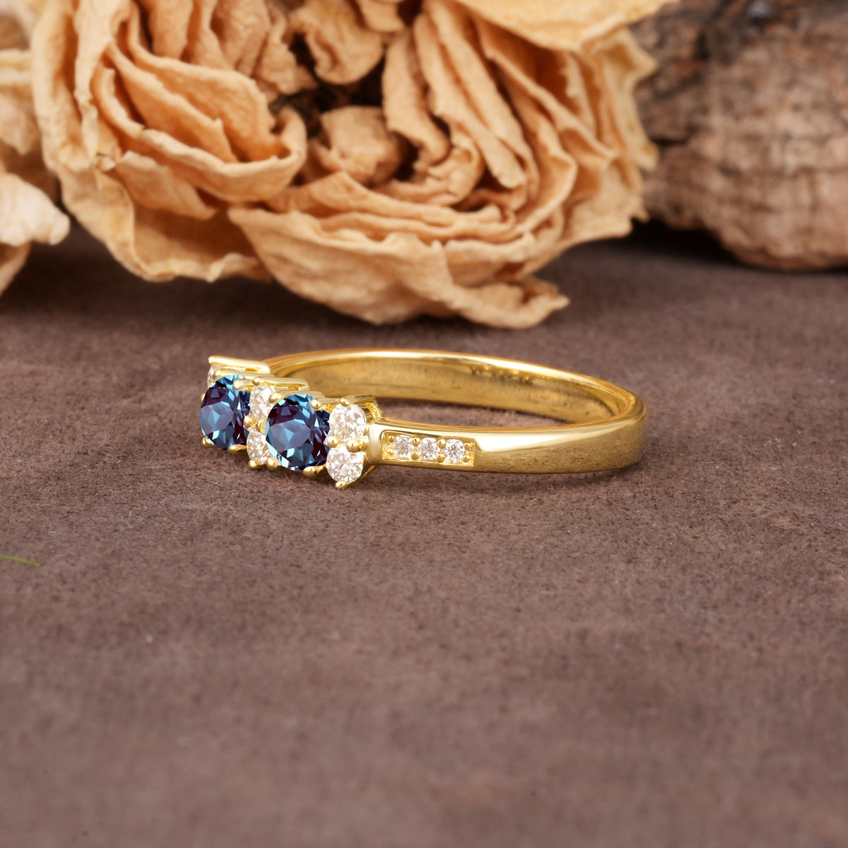 Unique and Luxurious 4-Prong Round Cut Alexandrite Wedding Ring - Additional view