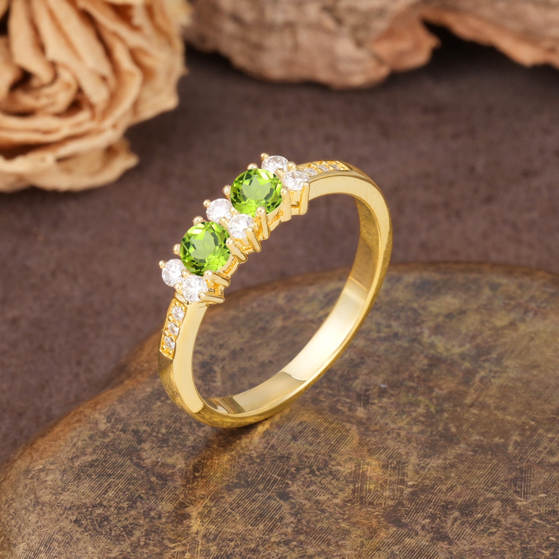 Unique and Luxurious 4-Prong Round Cut Peridot Wedding Ring - Additional view