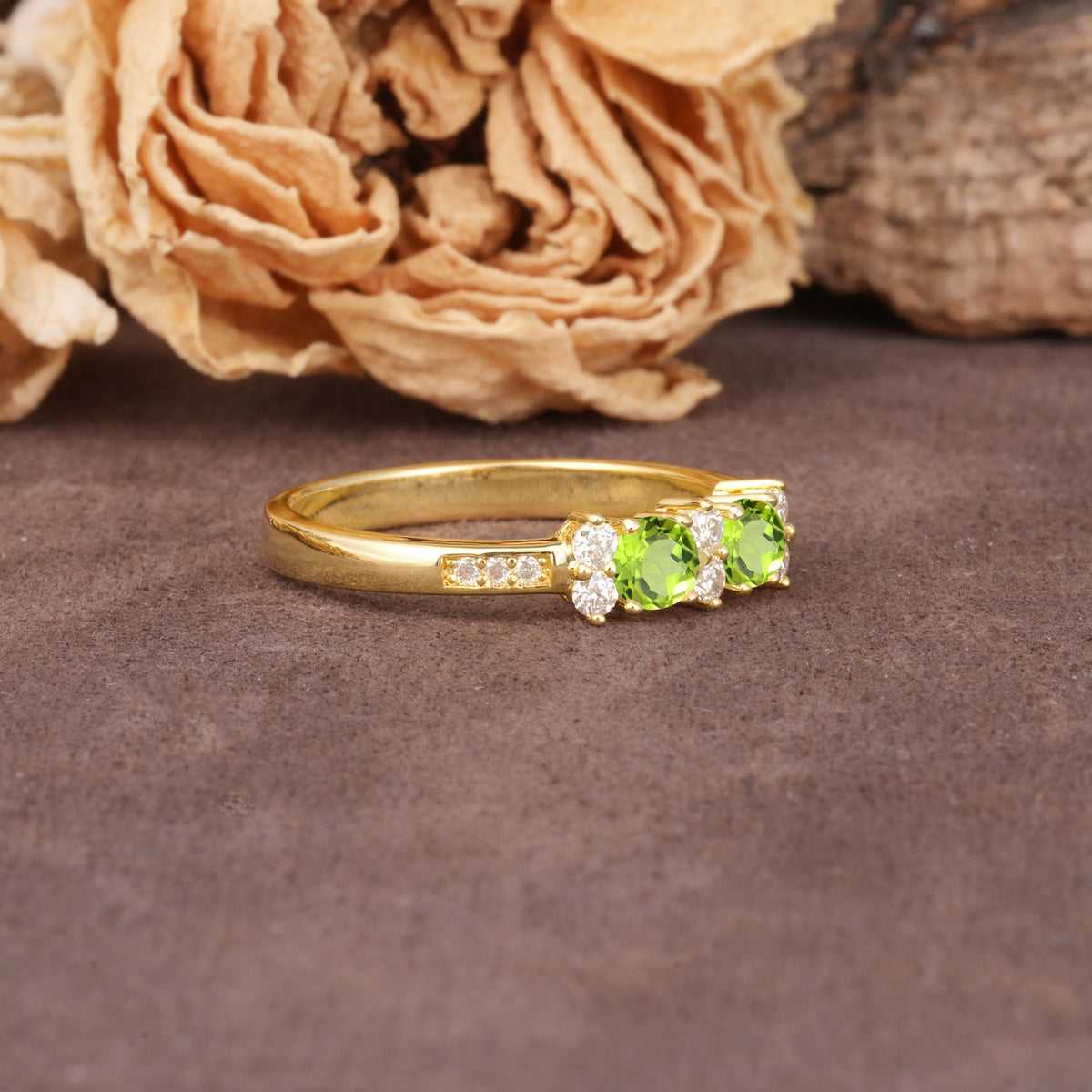 Unique and Luxurious 4-Prong Round Cut Peridot Wedding Ring - Additional view