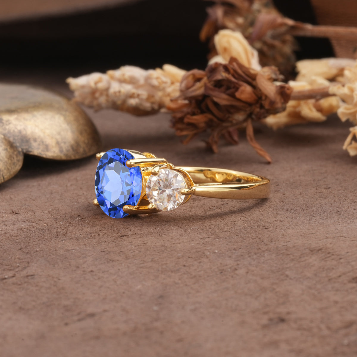 Classic Vintage 4-Prong Round Cut Sapphire Three-Stone Wedding Ring - Additional view