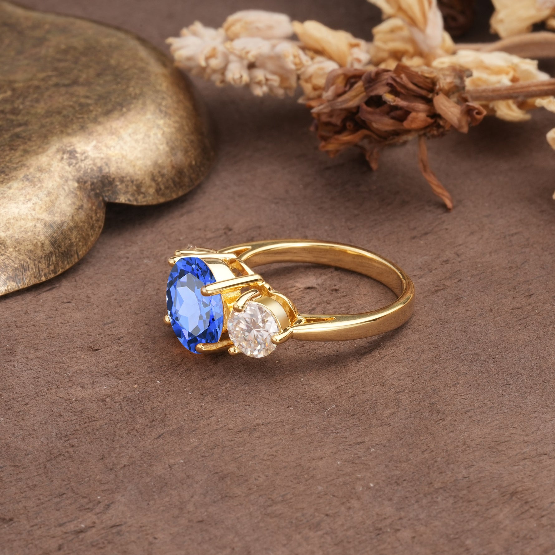 Classic Vintage 4-Prong Round Cut Sapphire Three-Stone Wedding Ring - Additional view