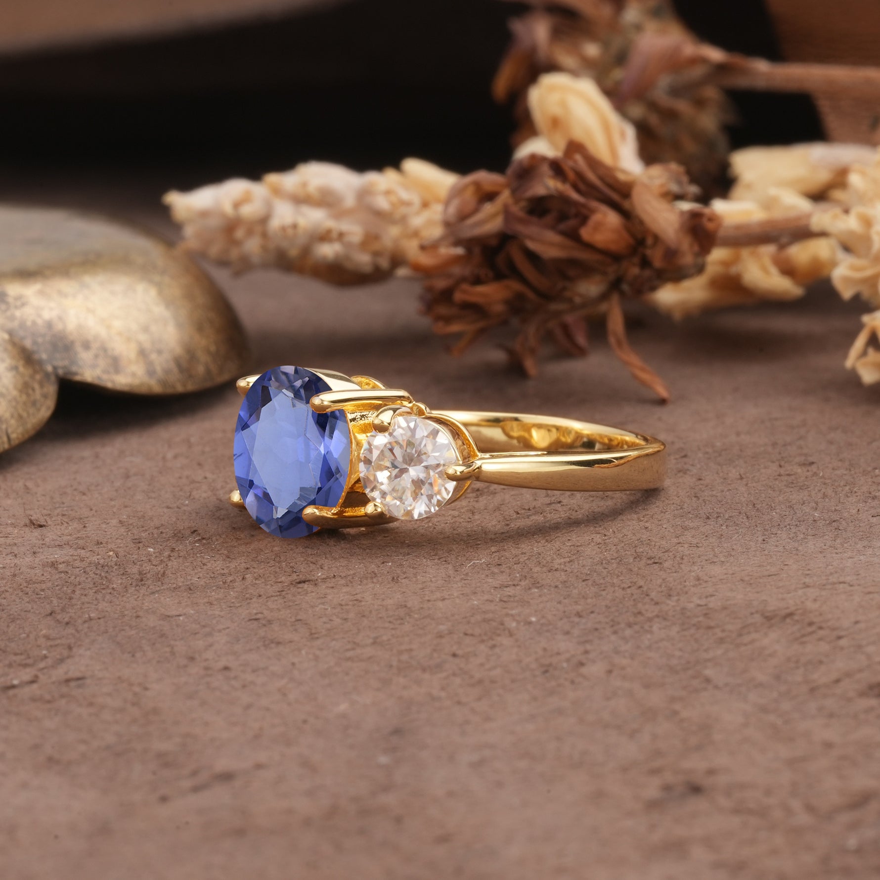 Classic Vintage 4-Prong Round Cut Tanzanite Three-Stone Wedding Ring - Additional view