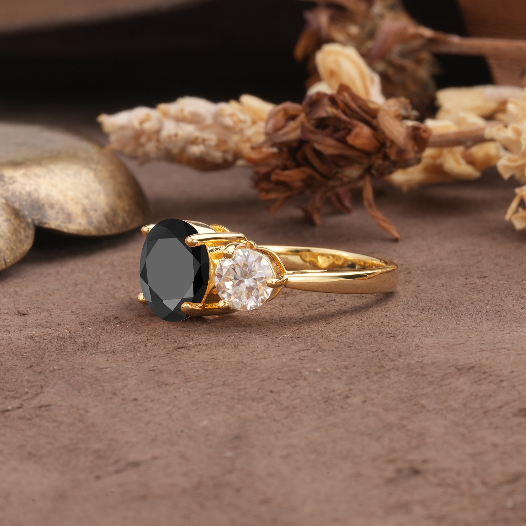 Classic Vintage 4-Prong Round Cut Black Onyx Three-Stone Wedding Ring - Additional view