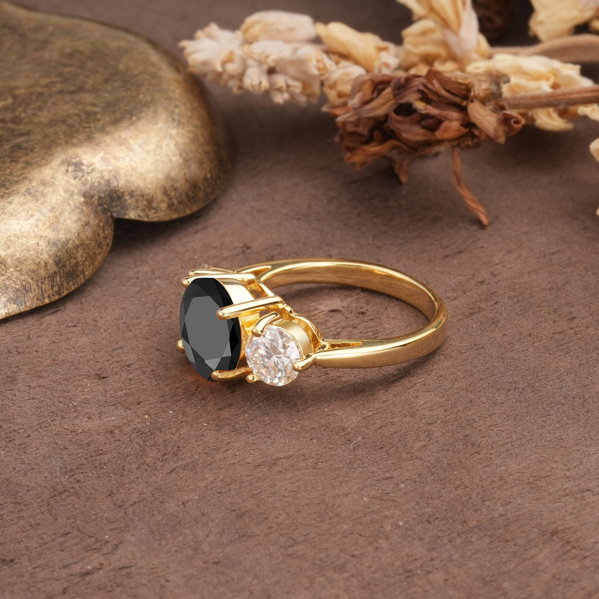 Classic Vintage 4-Prong Round Cut Black Onyx Three-Stone Wedding Ring - Additional view