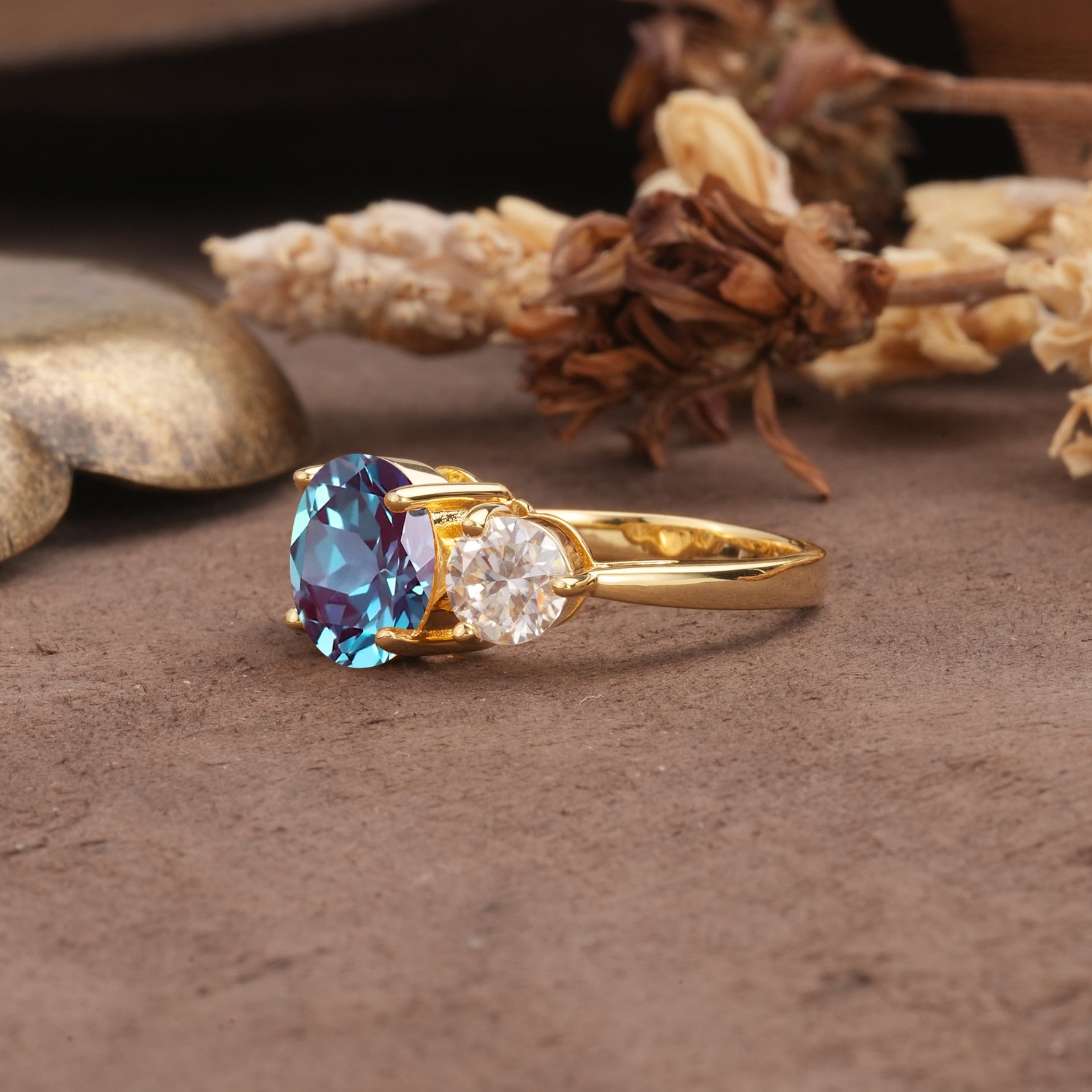 Classic Vintage 4-Prong Round Cut Alexandrite Three-Stone Wedding Ring - Additional view