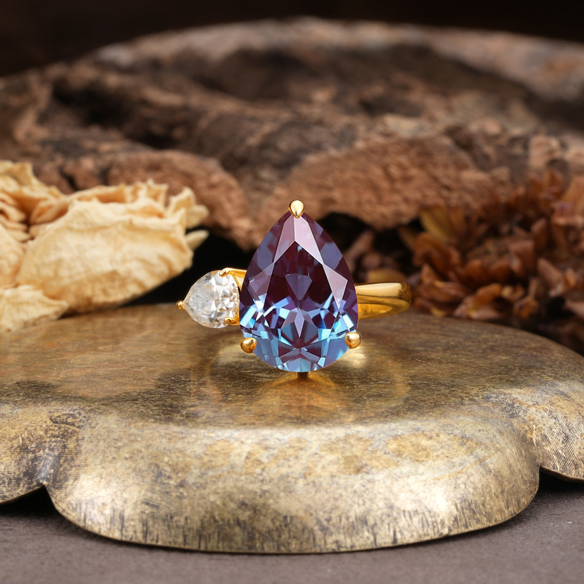 Classic, Minimalist 3-Prong Pear Cut Alexandrite Two Stones Wedding Ring - Additional view
