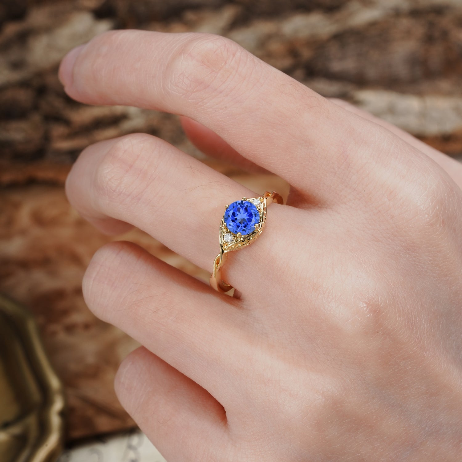 Retro Twisted Demon's Eye — 6-Prong Round Cut Sapphire Engagement Ring - Additional view