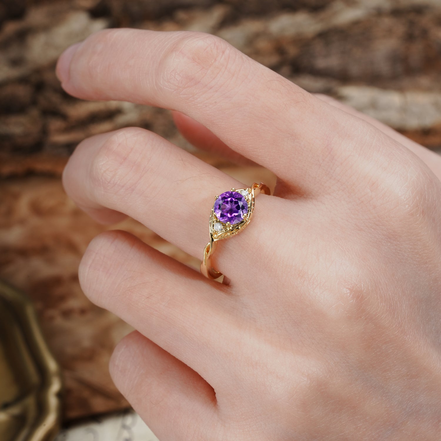 Retro Twisted Demon's Eye — 6-Prong Round Cut Amethyst Engagement Ring