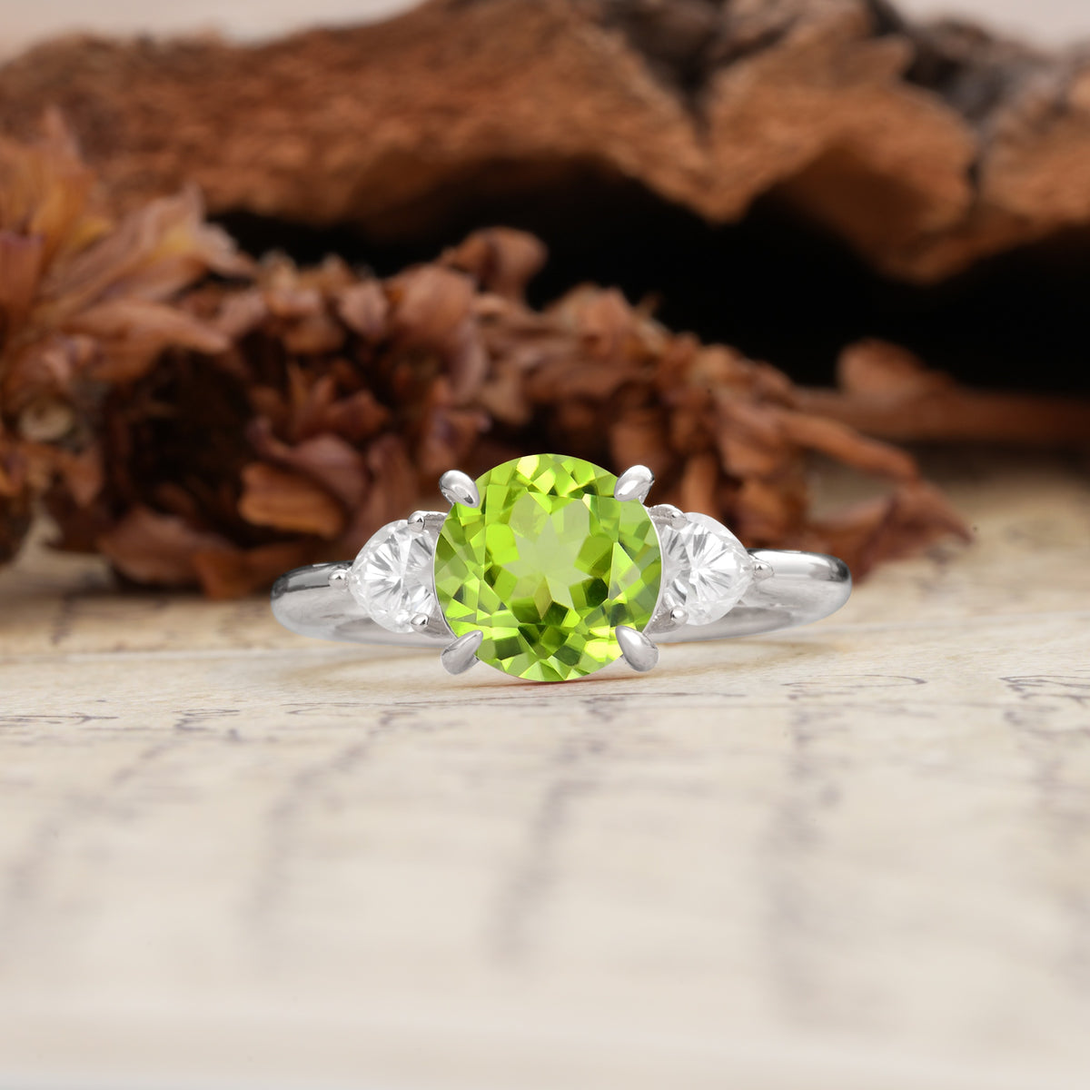 Minimalist 4-Prong Round Cut Peridot Three Stones Wedding Ring - Additional view