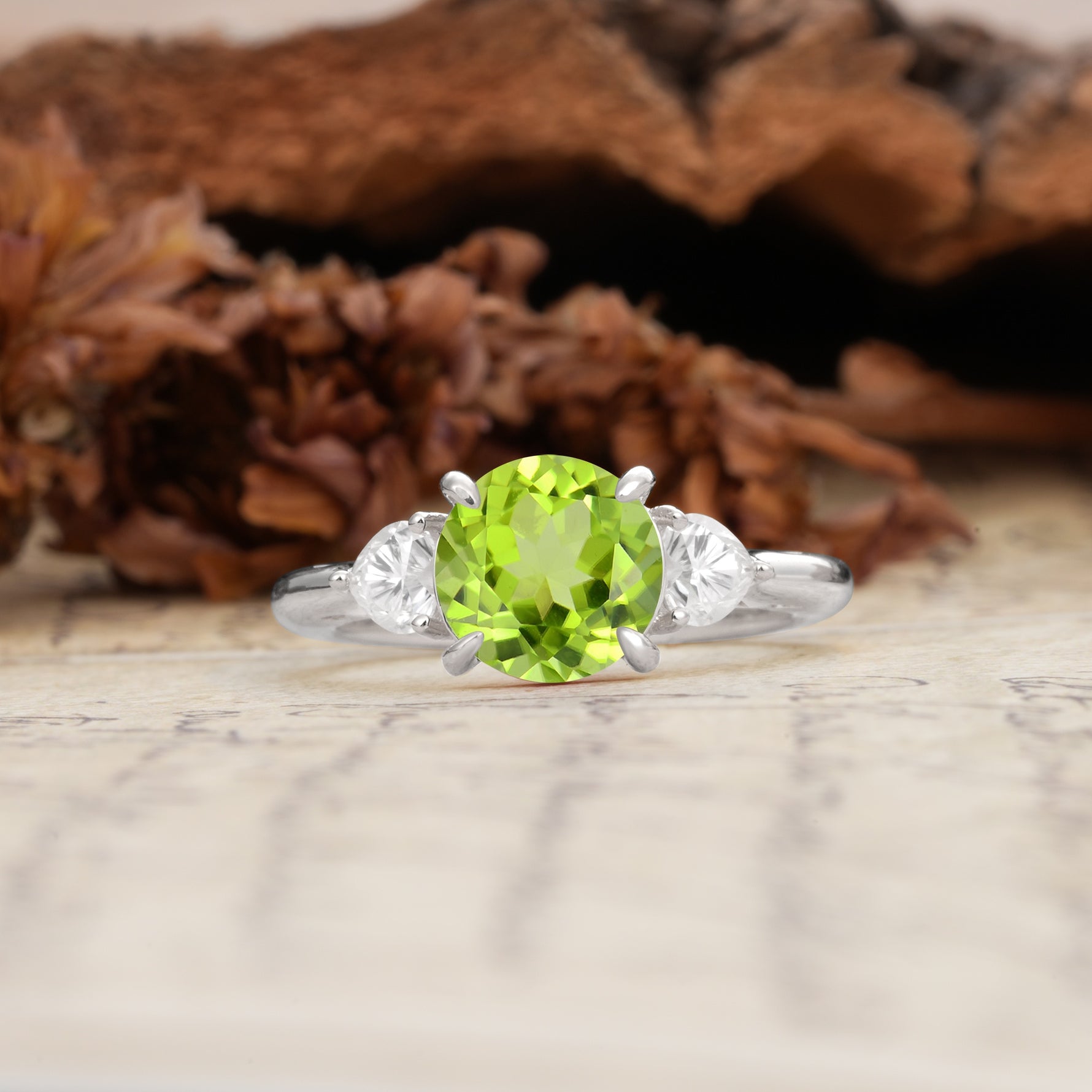 Minimalist 4-Prong Round Cut Peridot Three Stones Wedding Ring - Additional view