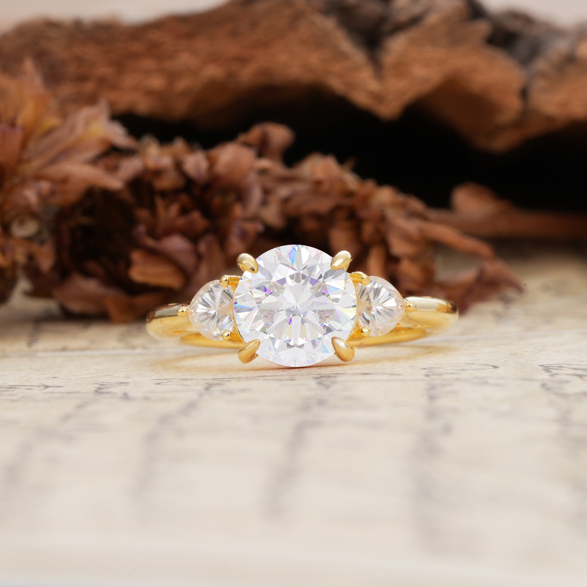 Minimalist 4-Prong Round Cut Moissanite Three Stones Wedding Ring - Additional view