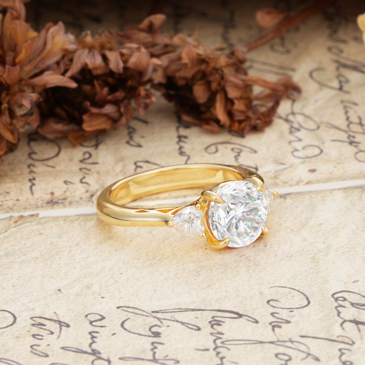 Minimalist 4-Prong Round Cut Moissanite Three Stones Wedding Ring - Additional view