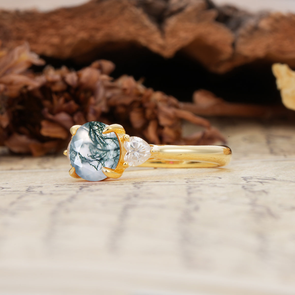 Minimalist 4-Prong Round Cut Moss Agate Three Stones Wedding Ring - Additional view